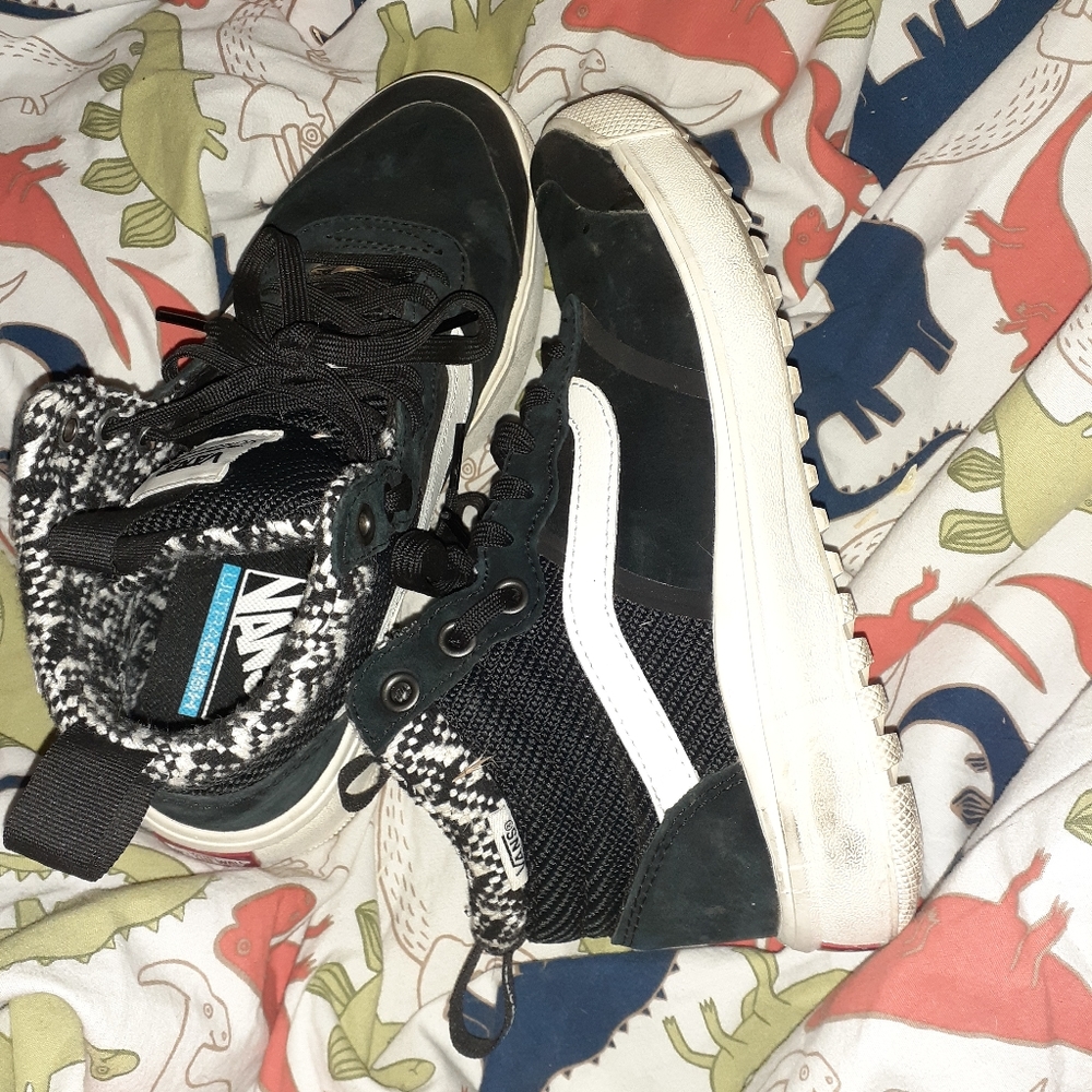 Vans ultra range woman's size 7 men's size 5.5